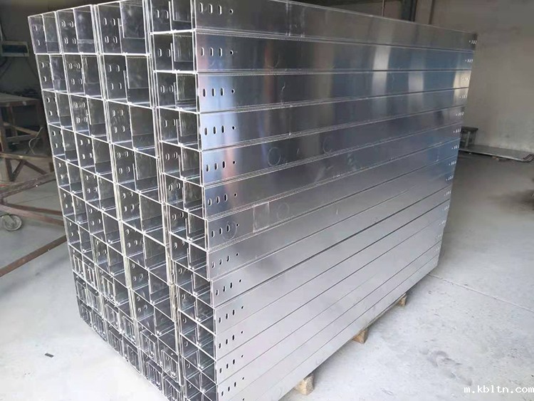 全封闭桥架的无毛刺设计